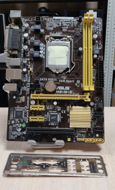 Лот: 20948336. Фото: 1. Мат. плата ASUS H81M-C/LGA1150... Материнские платы