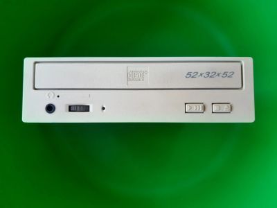 Лот: 20656812. Фото: 1. BenQ 5232W. Приводы CD, DVD, BR, FDD