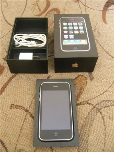 Лот: 1016952. Фото: 1. iphone 3g 8gb unlocked jailbroken. Смартфоны