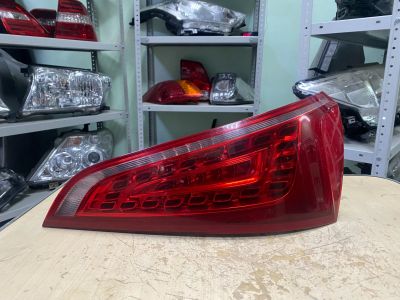 Лот: 25637105. Фото: 1. Задний правый фонарь Audi Q5... Оптика и освещение
