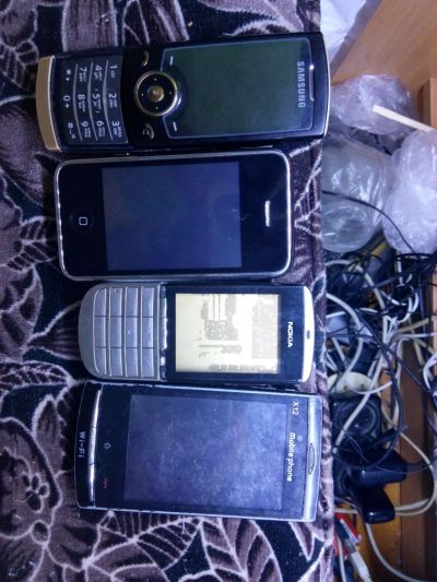 Лот: 6662011. Фото: 1. samsung nokia iphone mobile phone. Кнопочные мобильные телефоны