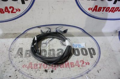 Лот: 21718229. Фото: 1. тросик багажника Hyundai Accent... Двигатель и элементы двигателя