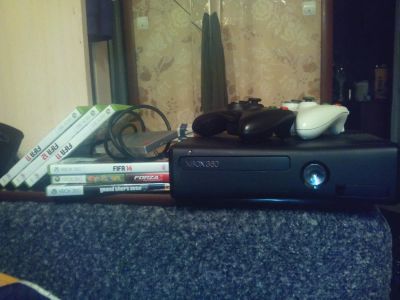 Лот: 4640516. Фото: 1. Xbox 360 slim 4 gb + 32 gb, HDMI... Игровые приставки, консоли