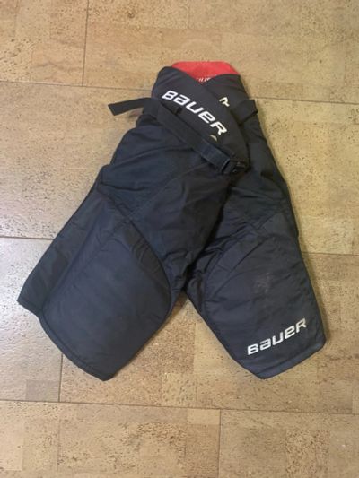 Лот: 18090150. Фото: 1. Шорты хоккейные детские Bauer... Защита тела