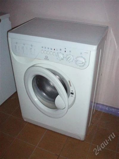 Лот: 1663108. Фото: 1. Стиральная машина Indesit WS84TX. Стиральные машины