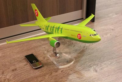 Лот: 3500379. Фото: 1. а/к S7 модель самолета Airbus... Авиамоделизм
