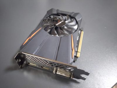 Лот: 16830315. Фото: 1. Gigabyte AMD Radeon RX 560 (14CU... Видеокарты