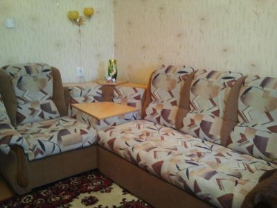 Лот: 5058889. Фото: 1. Угловой диван раздвижной с подставкой... Диваны