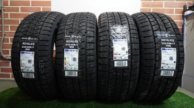 Лот: 23533698. Фото: 1. Зимняя резина 235/55 R-17 "Royal... Шины