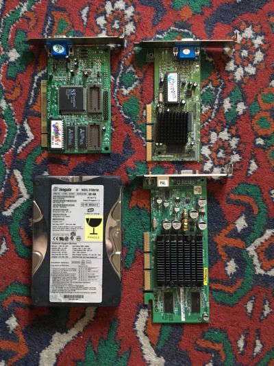 Лот: 11033271. Фото: 1. Видеокарта 3 шт + винт 20gb. Видеокарты
