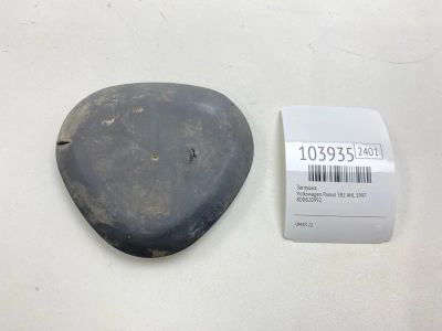 Лот: 24952542. Фото: 1. Заглушка Volkswagen Passat 1997... Двигатель и элементы двигателя