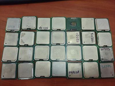Лот: 21977582. Фото: 1. Процессоры Intel 28 штук. Процессоры