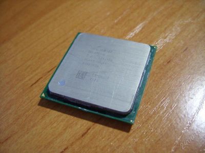 Лот: 155750. Фото: 1. Intel Celeron 2GHZ/128/400. Процессоры