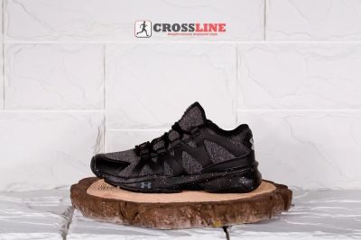 Лот: 10132045. Фото: 1. Кроссовки Under Armour Charged... Кеды, кроссовки, слипоны
