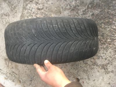Лот: 13618325. Фото: 1. Goodyear 215/55 r16. Шины