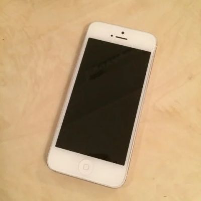 Лот: 7759558. Фото: 1. Iphone 5 White, 16GB. Смартфоны