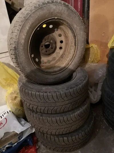 Лот: 18160471. Фото: 1. колёса Bridgestone зимние. Шины на дисках