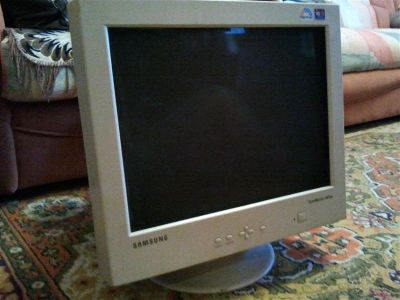 Лот: 1691934. Фото: 1. Samsung SyncMaster 957MB White. ЭЛТ-мониторы