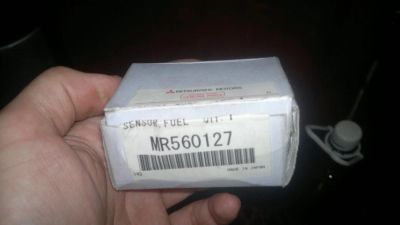 Лот: 3266403. Фото: 1. датчик давления топлива MR560127. Топливная система