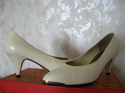 Лот: 4098452. Фото: 1. Женские туфли молочного цвета. Туфли