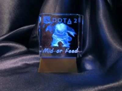 Лот: 4777909. Фото: 1. Dota 2, фигурка Pudge внутри стекла. Другое (моделизм)