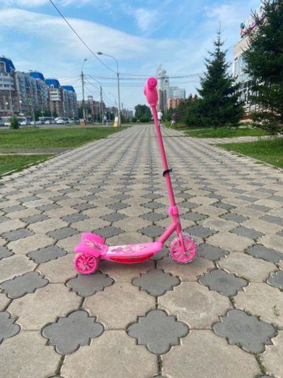 Лот: 16241123. Фото: 1. Самокат розовый детский. Роликовые коньки, скейтборды, самокаты
