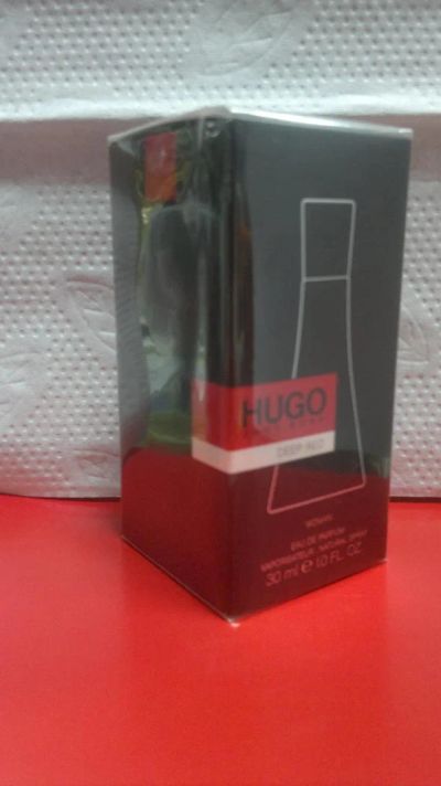 Лот: 4295739. Фото: 1. Парфюмированная вода Hugo Deep... Женская парфюмерия
