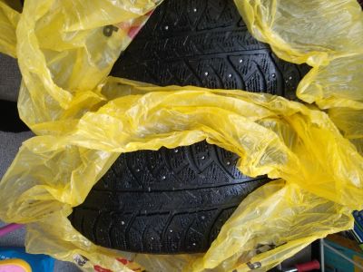 Лот: 16853404. Фото: 1. 215 60 r16 bridgestone ice cruiser... Шины
