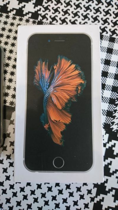 Лот: 10555764. Фото: 1. IPhone 6S 16GB Spice Gray. Смартфоны