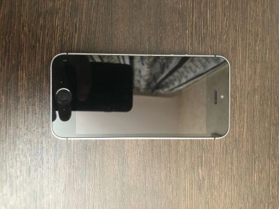 Лот: 16994928. Фото: 1. iPhone se. Смартфоны