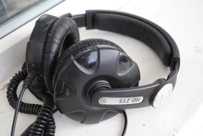 Лот: 14126957. Фото: 1. Sennheiser HD 215. Наушники, гарнитуры