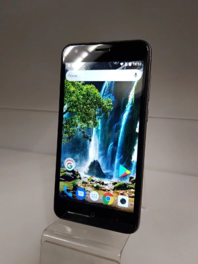 Лот: 15571563. Фото: 1. Смартфон Digma VOX E502 4G 16GB. Смартфоны
