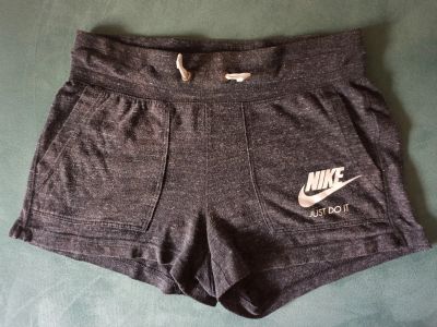 Лот: 21590477. Фото: 1. Шорты Nike оригинал S. Брюки, шорты