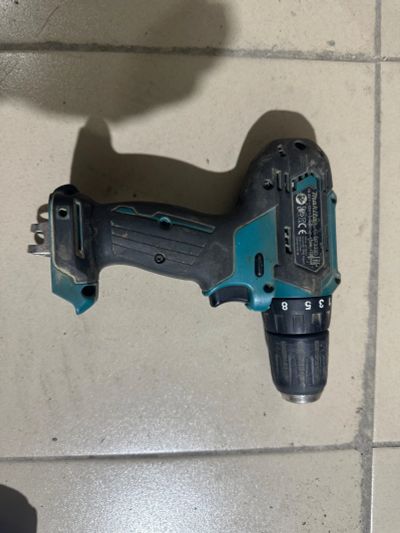 Лот: 25280576. Фото: 1. Шуруповерт makita и elitech. Электроинструмент