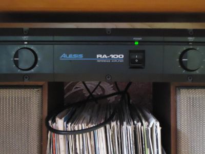 Лот: 7019146. Фото: 1. Студийный Усилитель Alesis RA-100... Эстрадная акустика и усилители