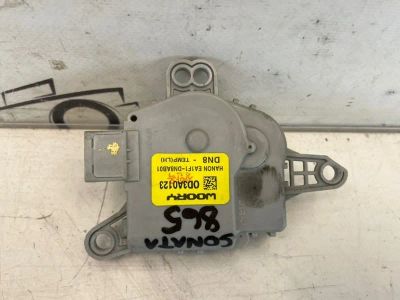 Лот: 24809646. Фото: 1. сервопривод заслонки печки Hyundai... Двигатель и элементы двигателя