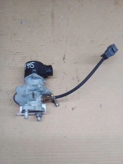 Лот: 21403415. Фото: 1. клапан EGR Toyota Vitz SCP90. Двигатель и элементы двигателя