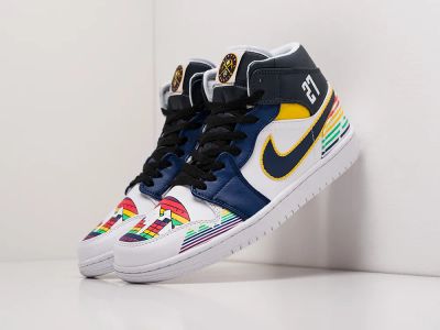 Лот: 17692792. Фото: 1. Кроссовки Nike Air Jordan 1 Mid. Кеды, кроссовки, слипоны