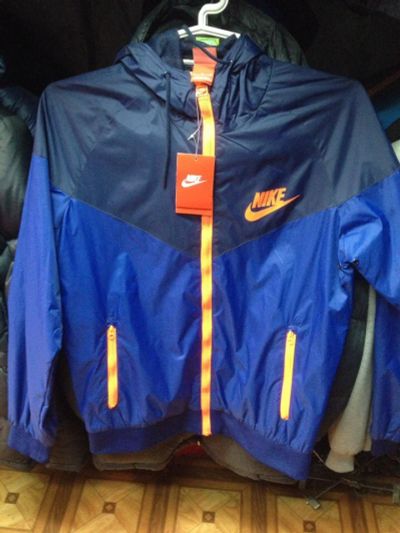 Лот: 8094029. Фото: 1. Ветровка Nike. Верхняя одежда