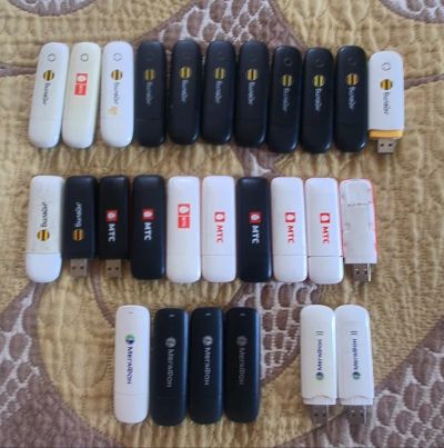 Лот: 25610364. Фото: 1. 3G USB модемы Huawei ZTE (27шт... Беспроводные модемы