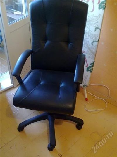 Лот: 2823530. Фото: 1. Продам кресло руководителя, б... Другое (офисная мебель и домашние кабинеты)