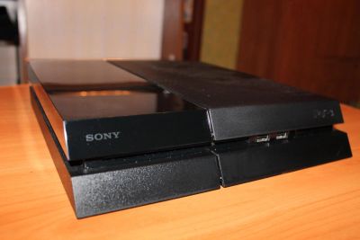 Лот: 5197052. Фото: 1. Продам Sony PlayStation 4. Игровые приставки, консоли