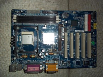 Лот: 3590543. Фото: 1. Материнская плата GigaByte. Материнские платы