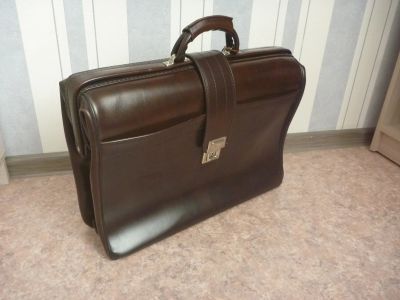 Лот: 15778482. Фото: 1. Портфель большой отличный (кожзам... Портфели, ранцы