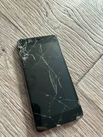 Лот: 19397865. Фото: 1. Останки OnePlus X. Смартфоны