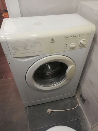 Лот: 16735520. Фото: 1. Стиральная машина Indesit. Стиральные машины