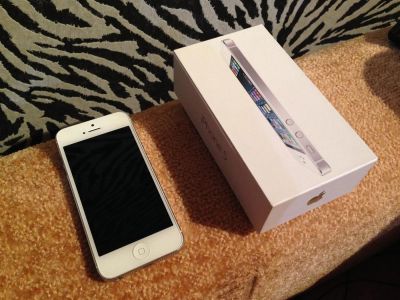 Лот: 3735403. Фото: 1. iPhone 5 [ 32 Gb ] Белый. ( отличное... Смартфоны