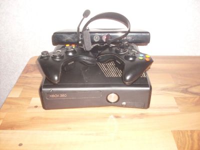 Лот: 4967703. Фото: 1. Xbox 360 slim стоит хороший FreeBoot... Игровые приставки, консоли