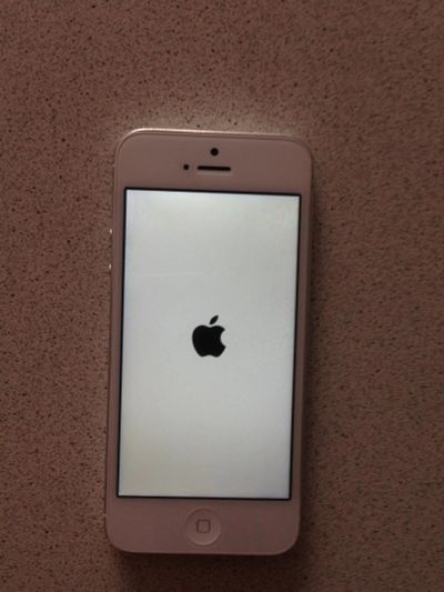 Лот: 7542420. Фото: 1. iphone 5 оригинал. Смартфоны