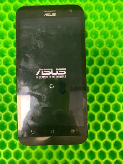 Лот: 19164312. Фото: 1. Смартфон Asus ZE500KL виснет на... Смартфоны